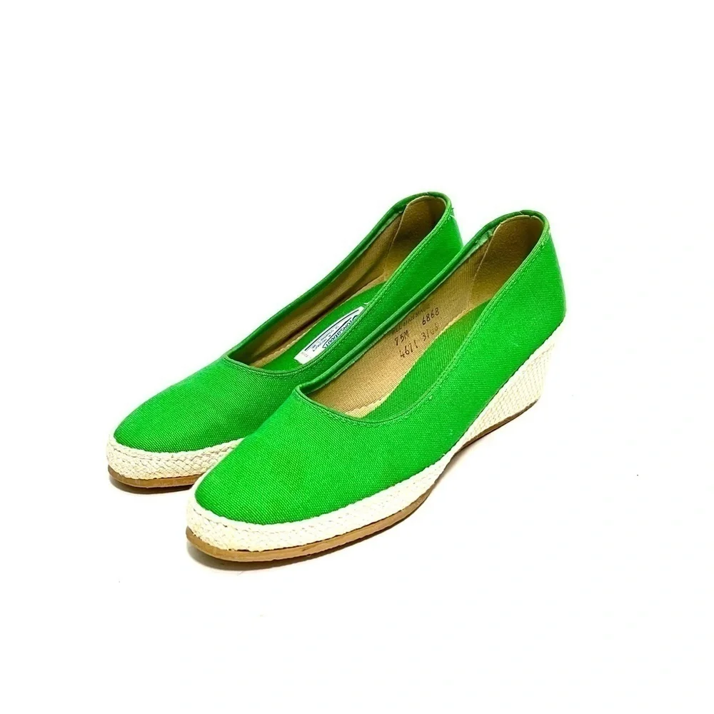 Vintage 1970s deadstock Kelly green canvas burlap wedge espadrilles
